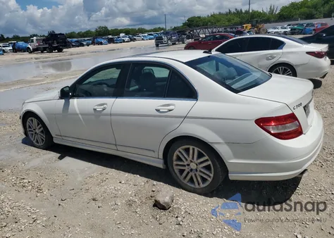 2008 Mercedes-Benz C 300 z USA, uszkodzony, nr VIN WDDGF54X78F156679